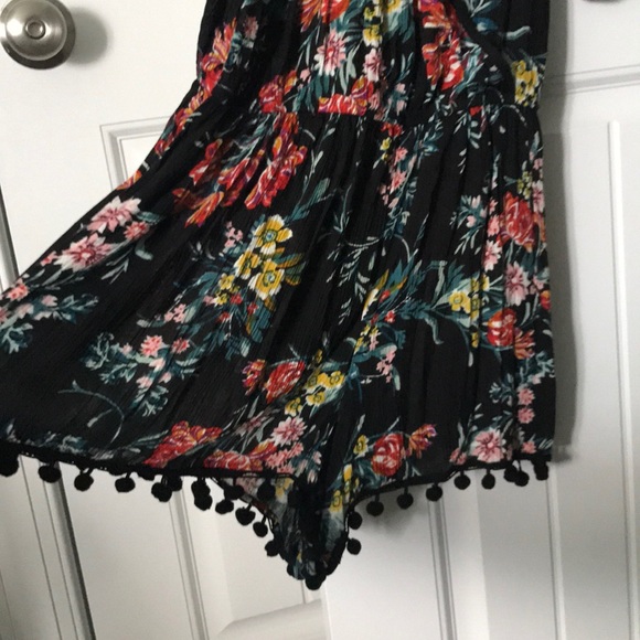 Floral Romper - Picture 3 of 4